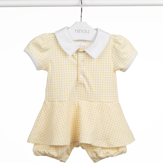 Vestido de bebê Toute Petite amarelo em algodão Pima, da Ninou