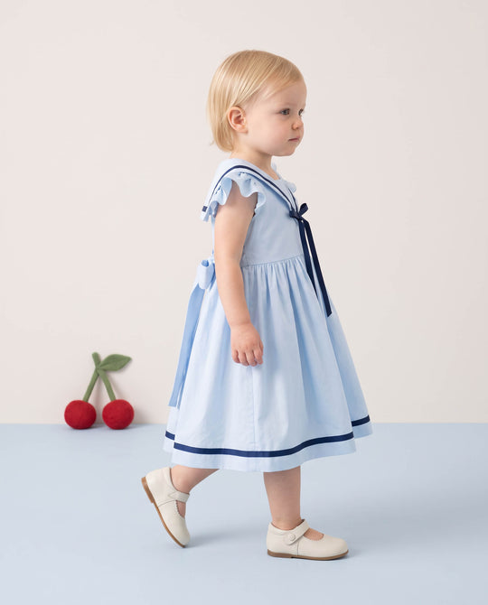 Vestido de bebê Brielle azul, da Ninou