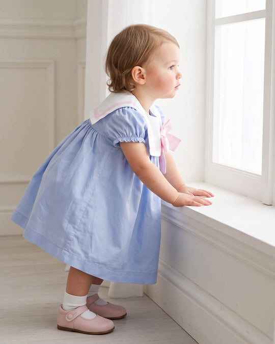 Vestido de bebê Chloé azul, da Ninou