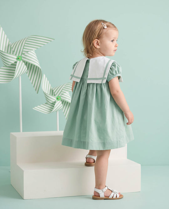 Vestido de bebê Chloé verde, da Ninou