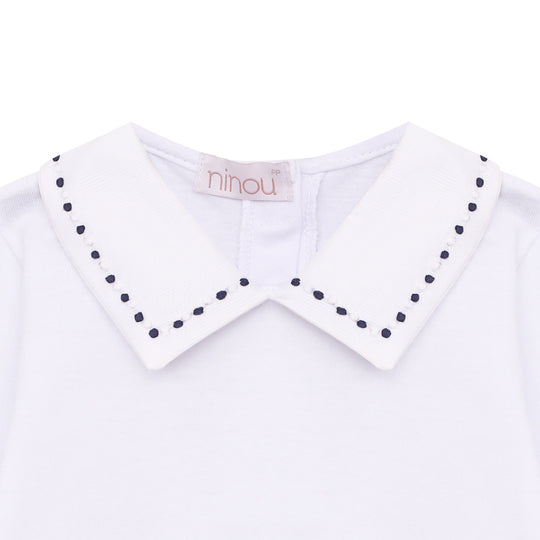 Body de bebê Lucca marinho e branco, da Ninou