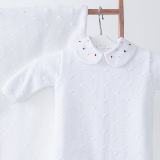 Macacão de bebê Boules branco, da Ninou